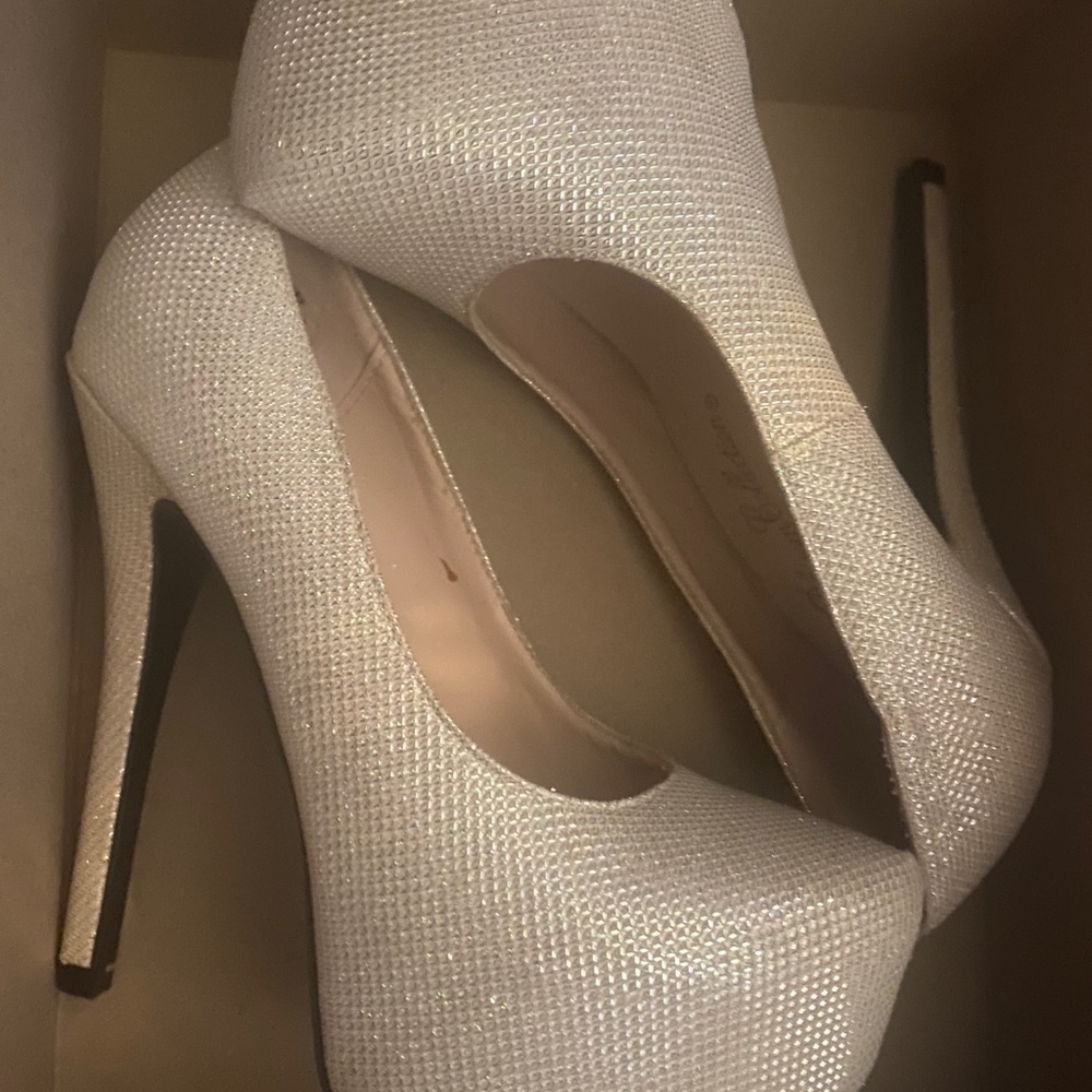 Women shoes heels